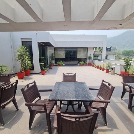 Hotel Lemon Park Haldwani Bagian luar foto