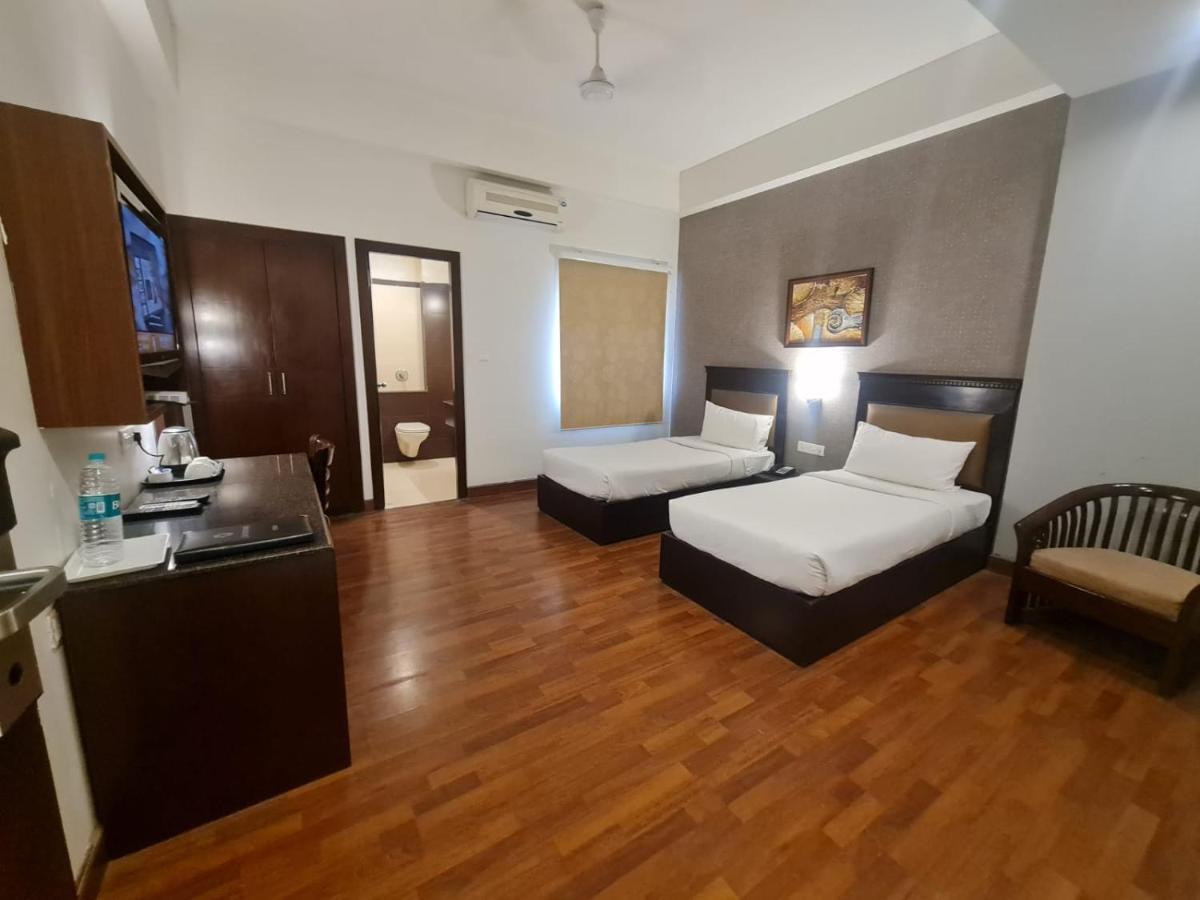 Hotel Lemon Park Haldwani Bagian luar foto