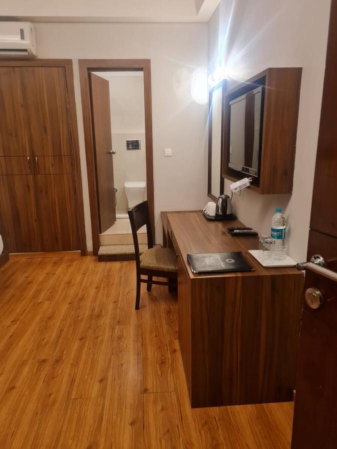 Hotel Lemon Park Haldwani Bagian luar foto