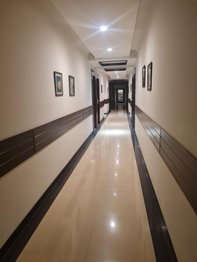 Hotel Lemon Park Haldwani Bagian luar foto
