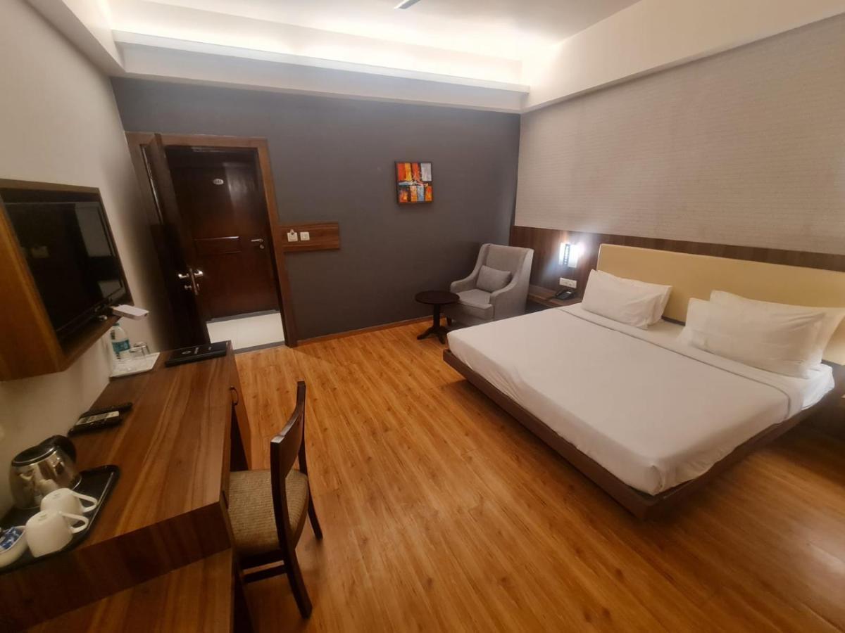 Hotel Lemon Park Haldwani Bagian luar foto